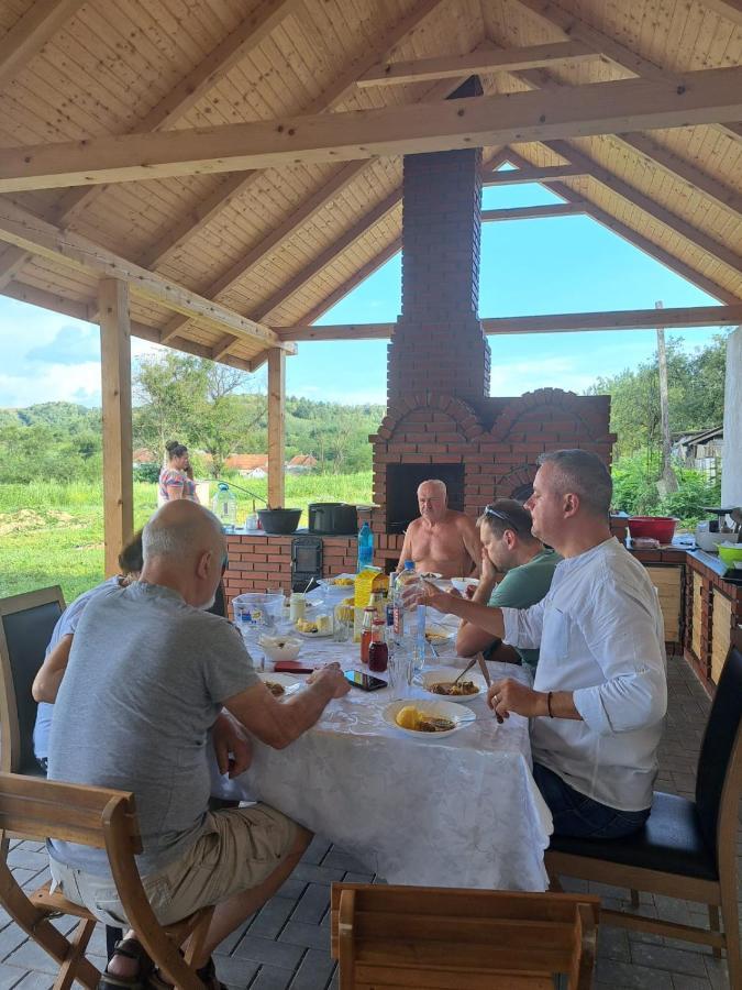 Готель Eco Familia Pojoga Екстер'єр фото