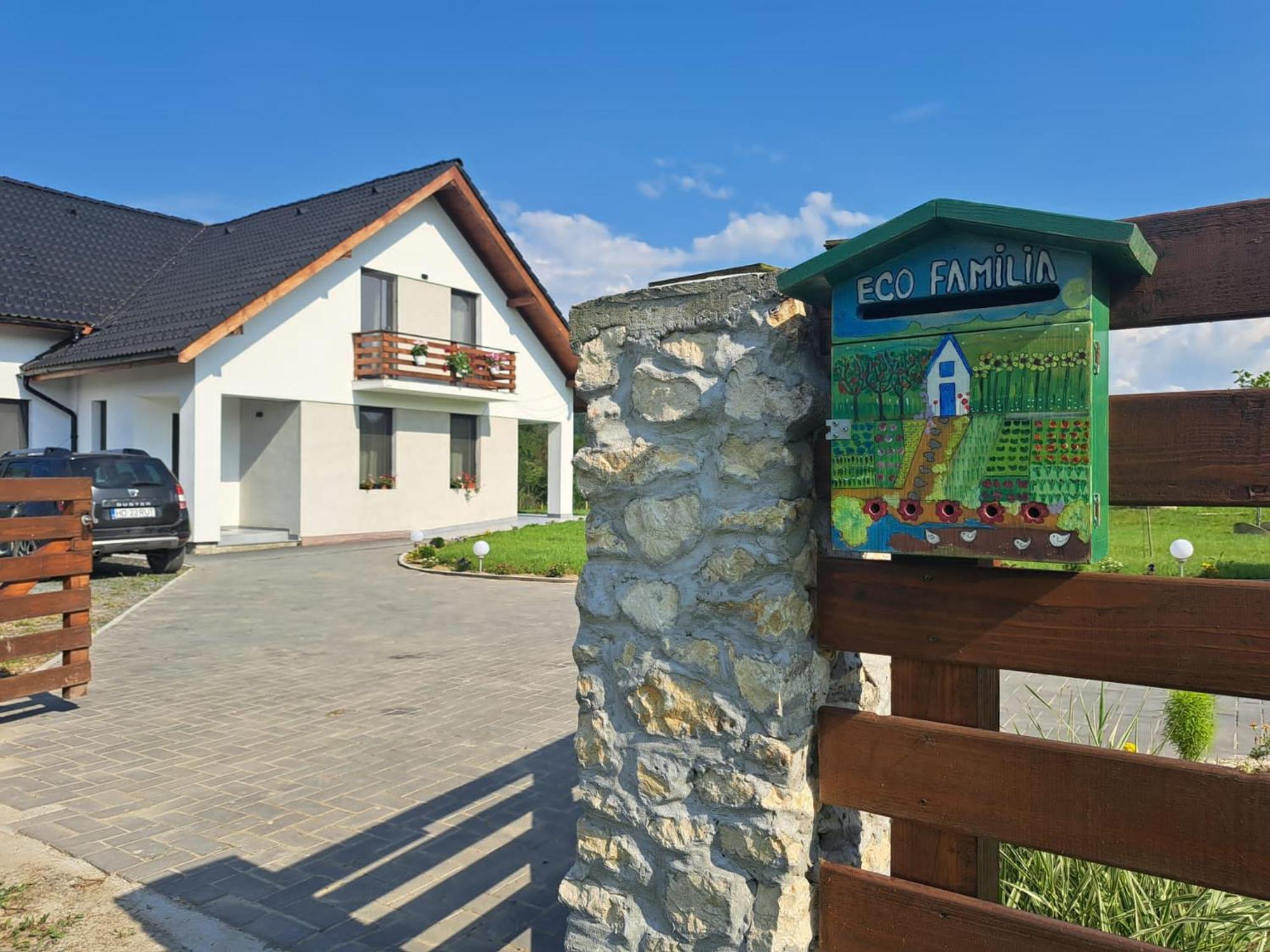 Готель Eco Familia Pojoga Екстер'єр фото